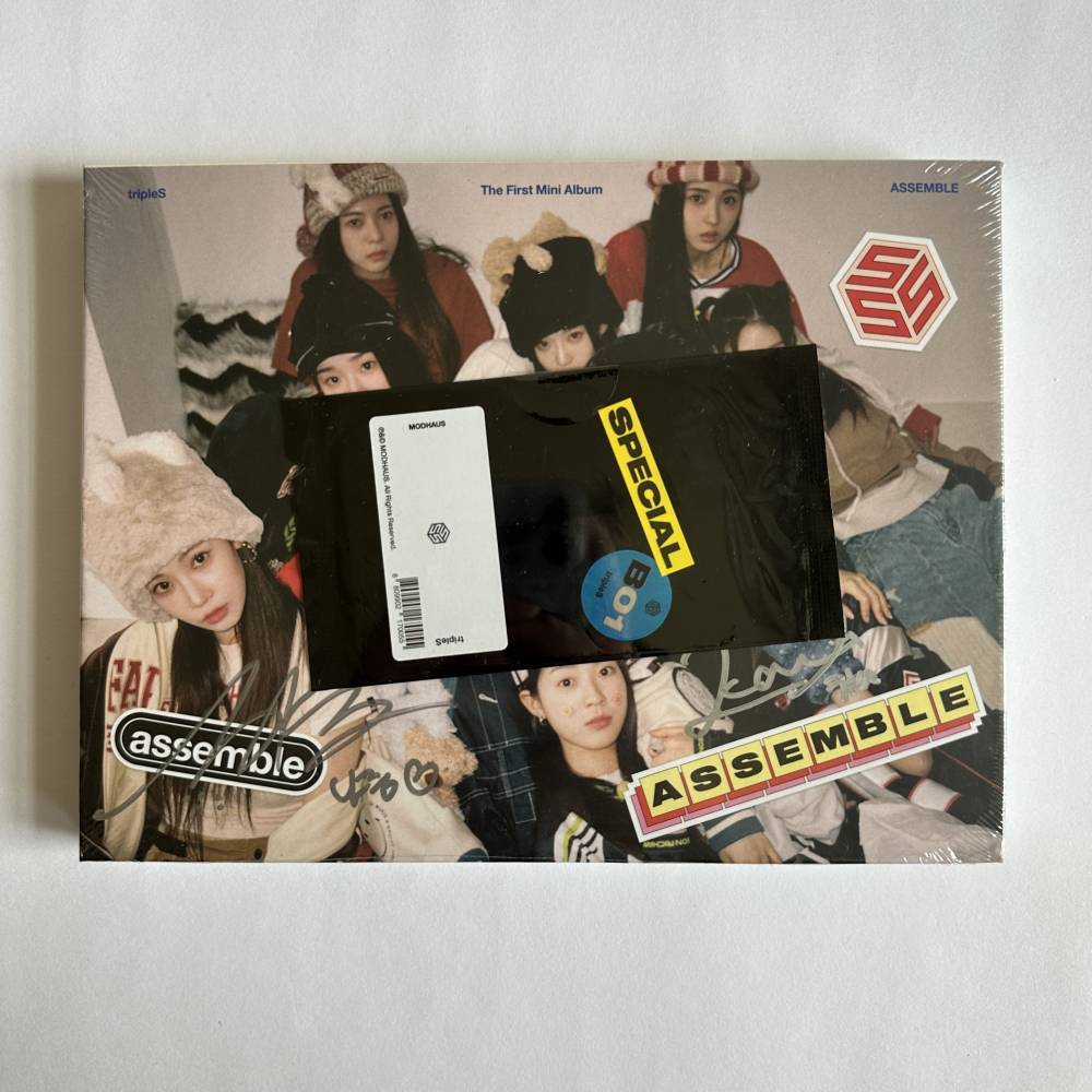 TRIPLES SIGNED DEBUT MINI ALBUM 'ASSEMBLE' - VERSION B